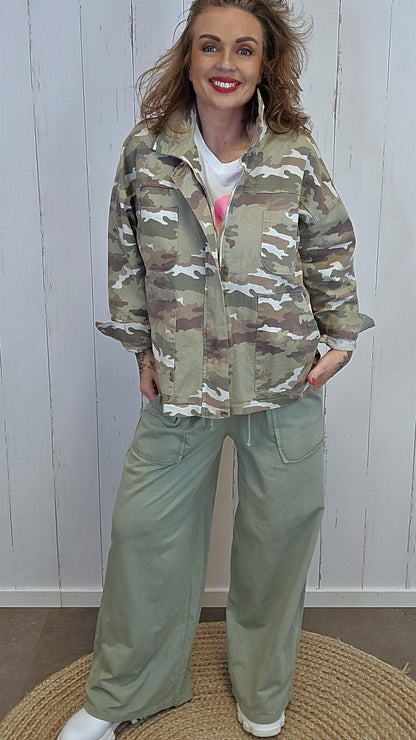 Jorunn jakke camo grønn