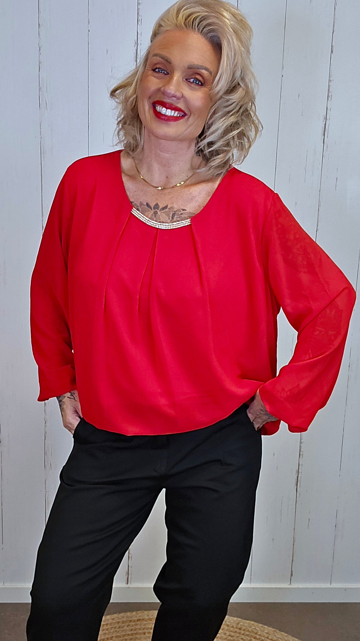 Quinn bluse med blingdetalj rød