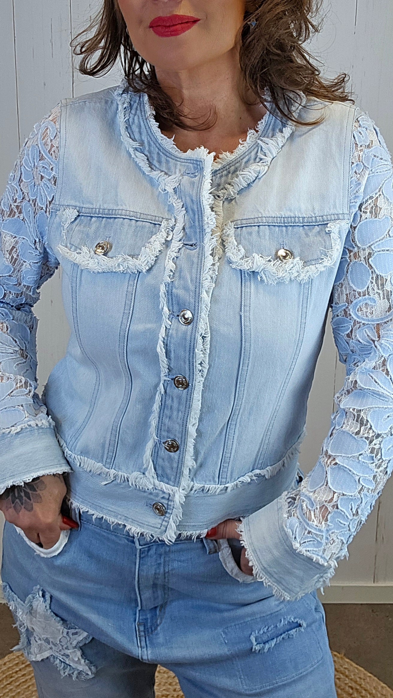 Pia denimjakke med blonder lysblå