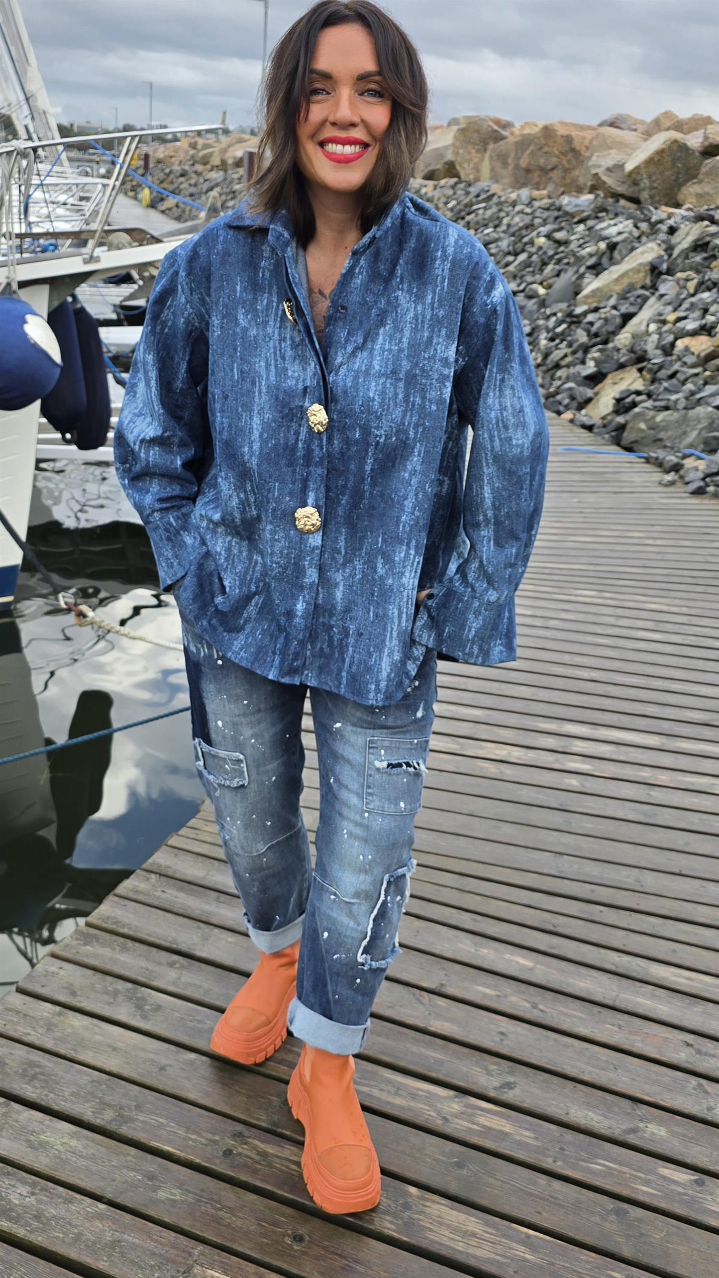 Heidi denim skjorte med broscher