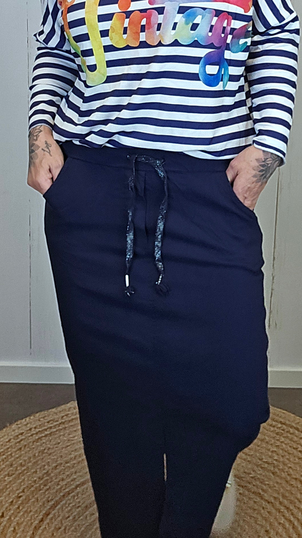 Mira skjørt med splitt navy