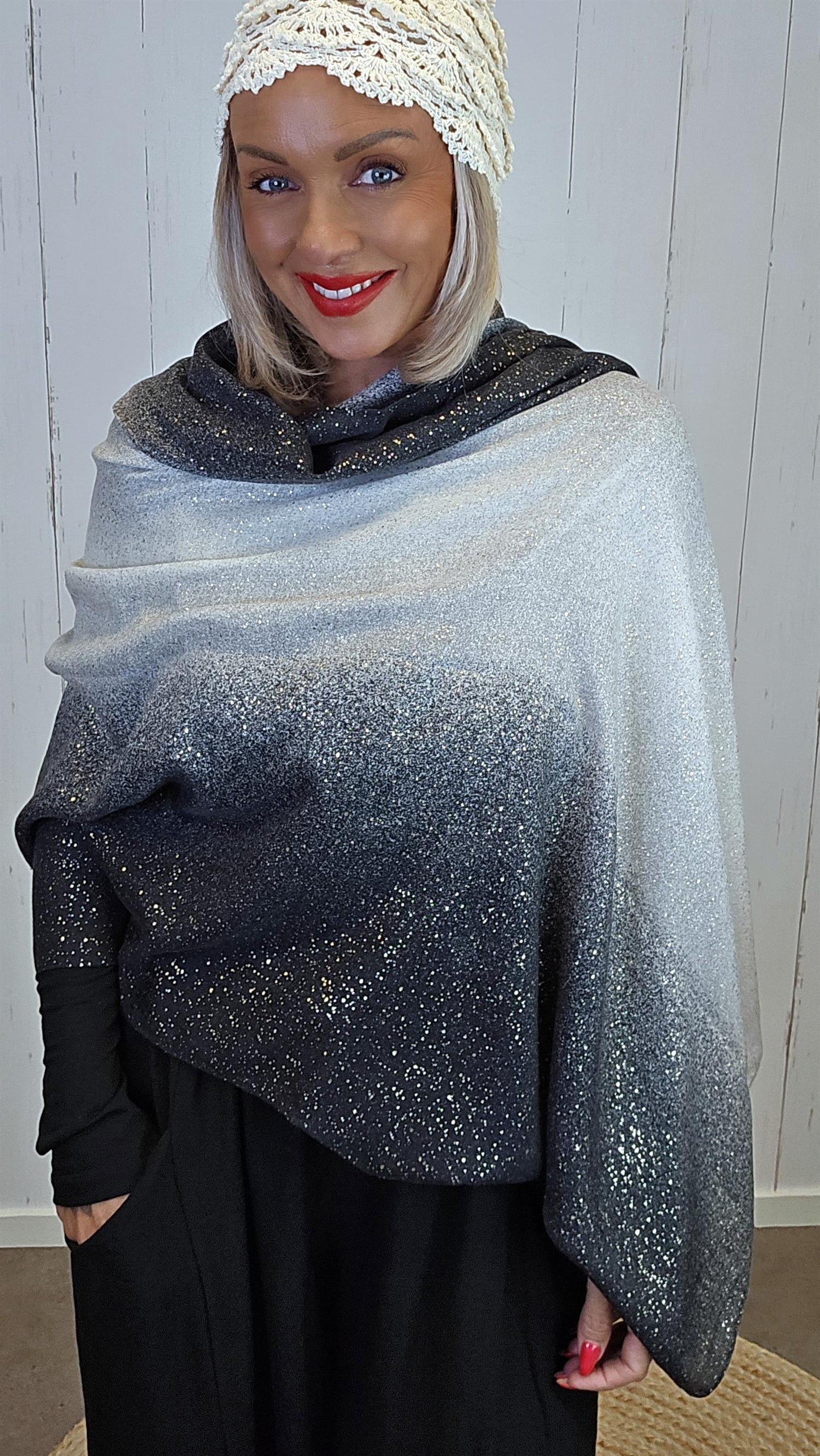 Zara skjerf svart med glitter
