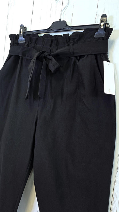 Bukse svart med knytebelte
