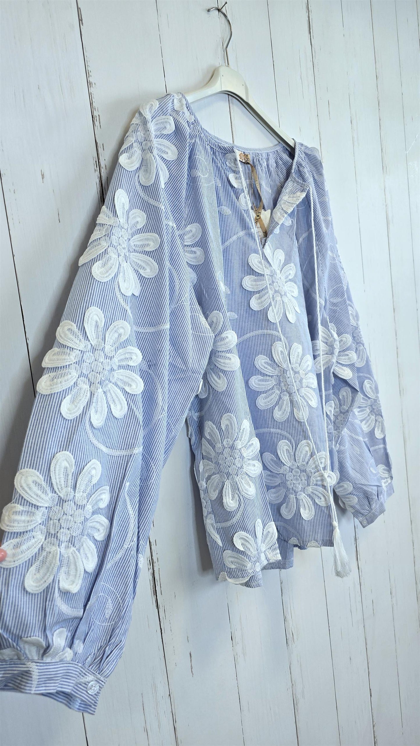 Stella bluse med blomstermønster