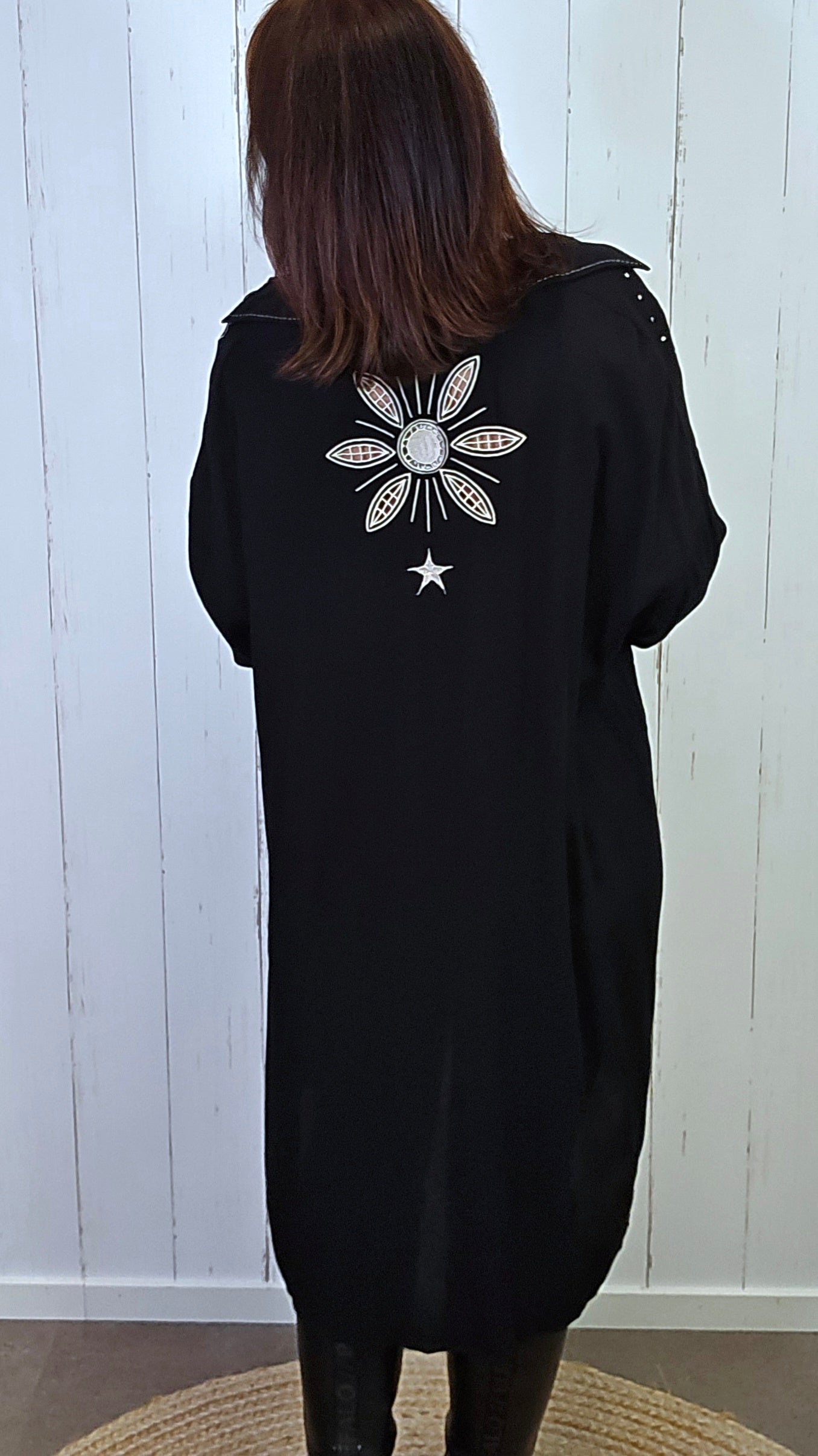 Sofia brodert skjorte sort