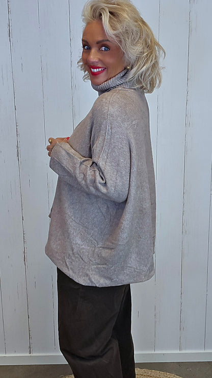 Kajsa Genser taupe