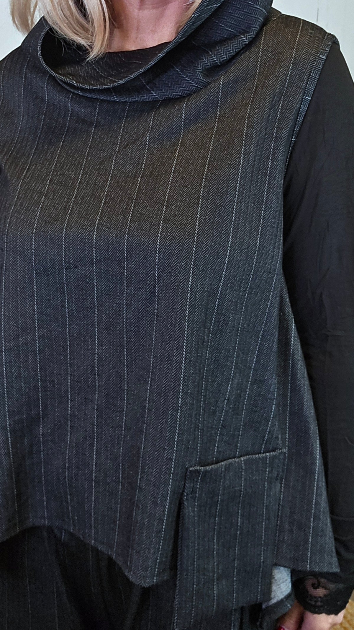 Clara vesttopp med fiskebeinsmønster