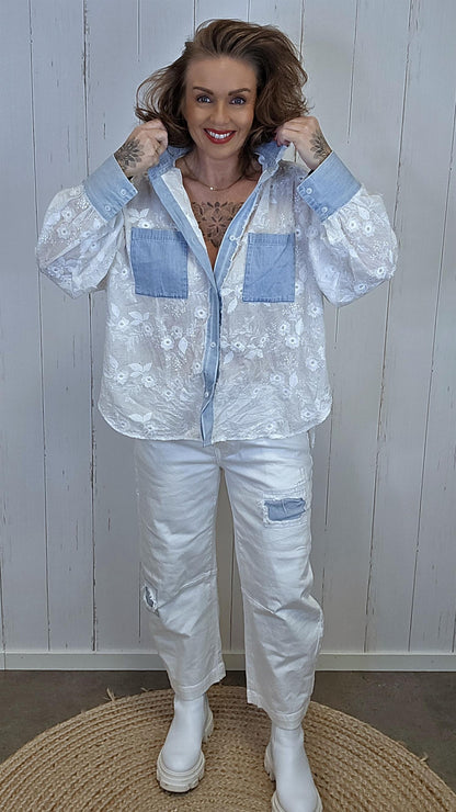 Vera blondeskjorte med denimdetaljer