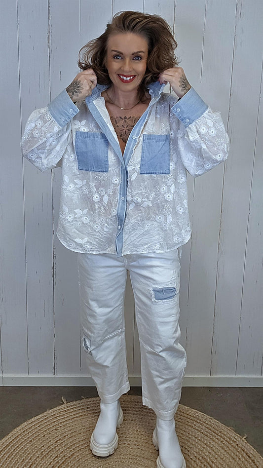 Vera blondeskjorte med denimdetaljer