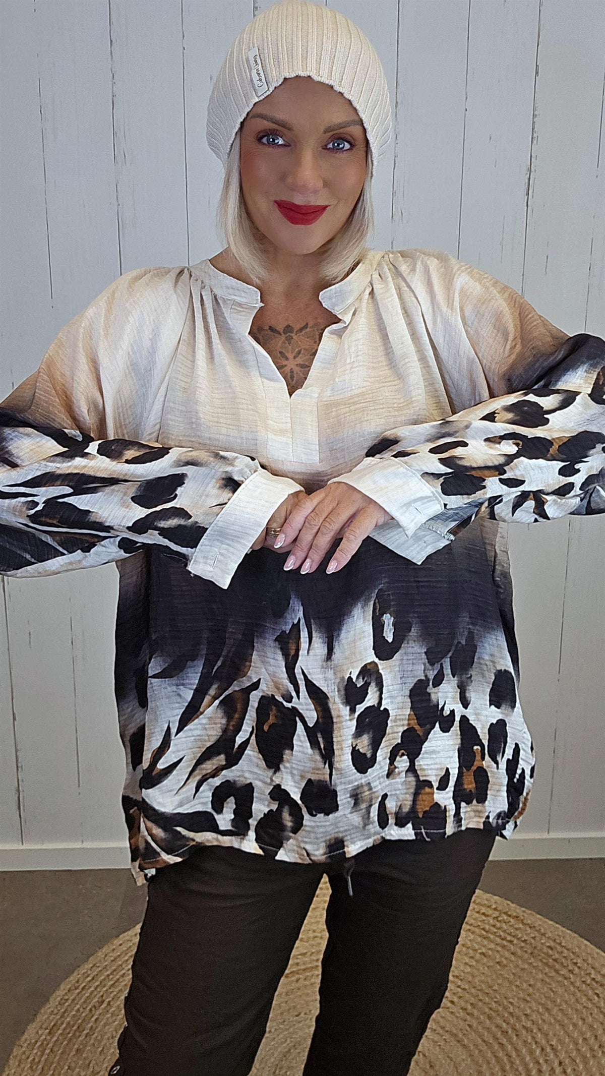 Leyla leo bluse svart