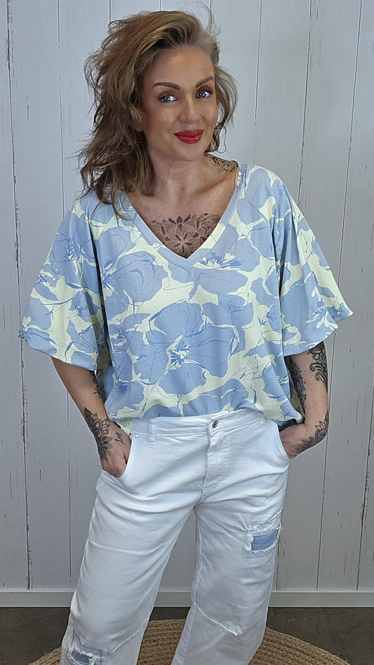 Celina blomstrete topp med V-hals