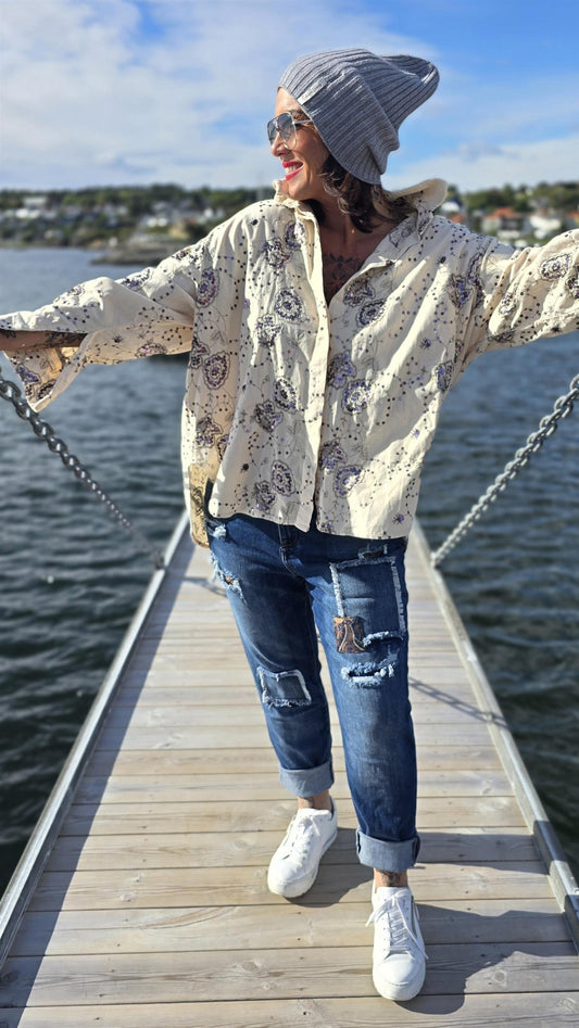 Nadja skjorte med blomster og paljetter