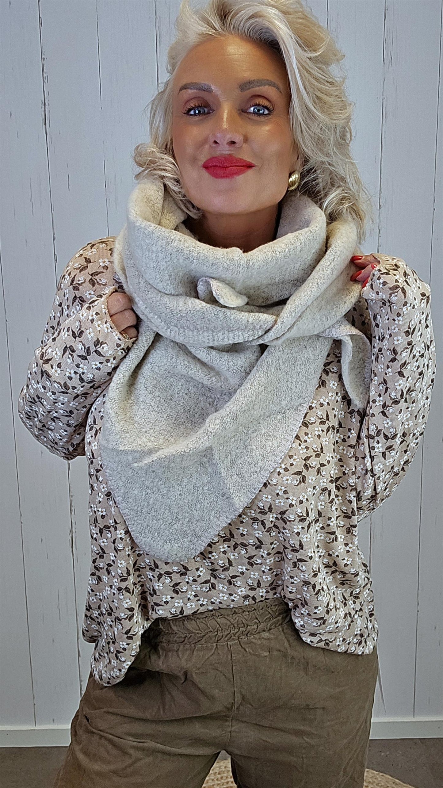 Trekantet skjerf varm beige