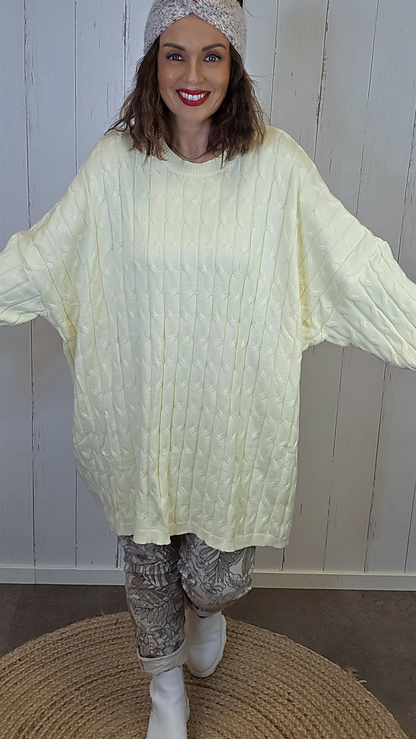 Emilie strikkegenser gul