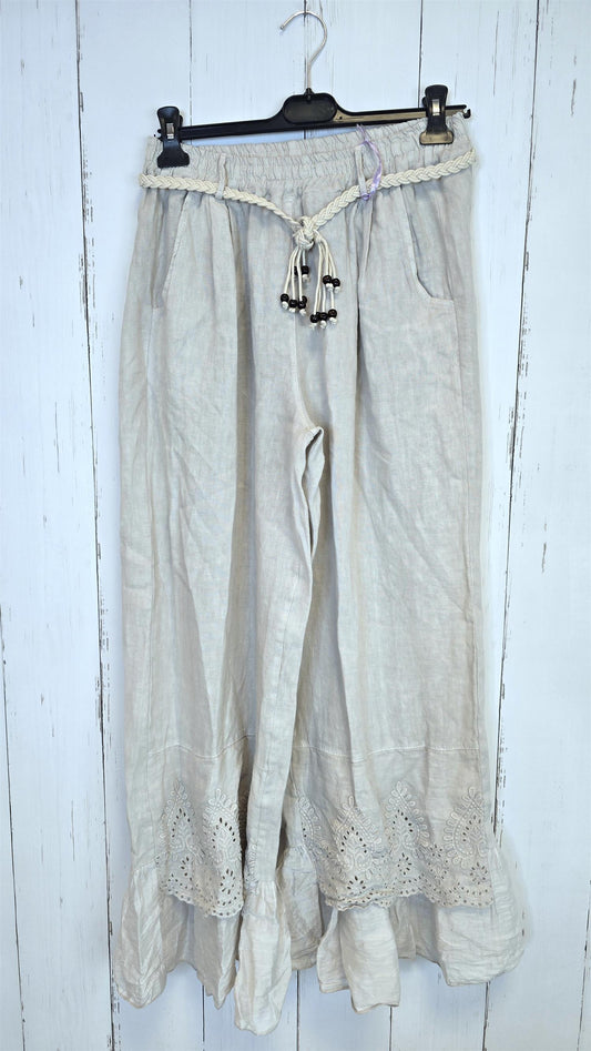 Bella linbukse med broderi
