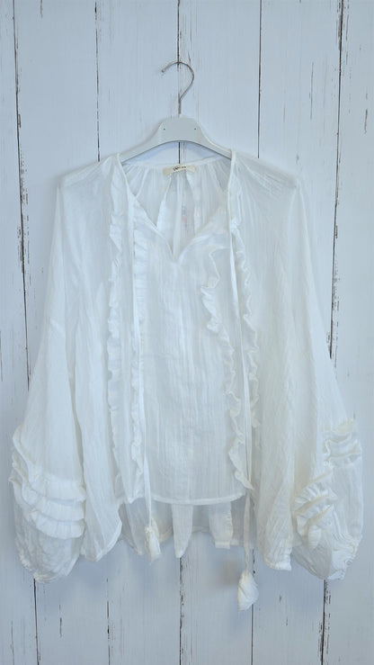 Mia bluse med volanger og knyting hvit