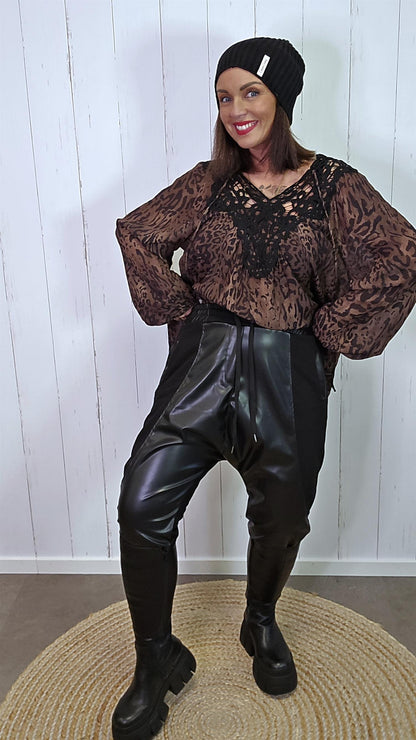 Ellen sort bukse med skinnlook