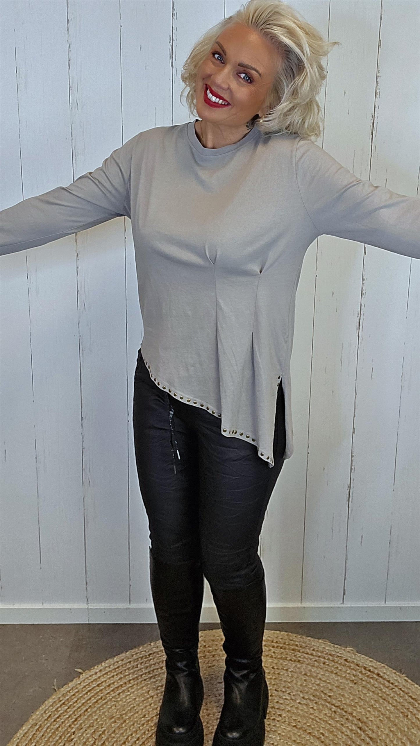 Tina topp med nagler Taupe