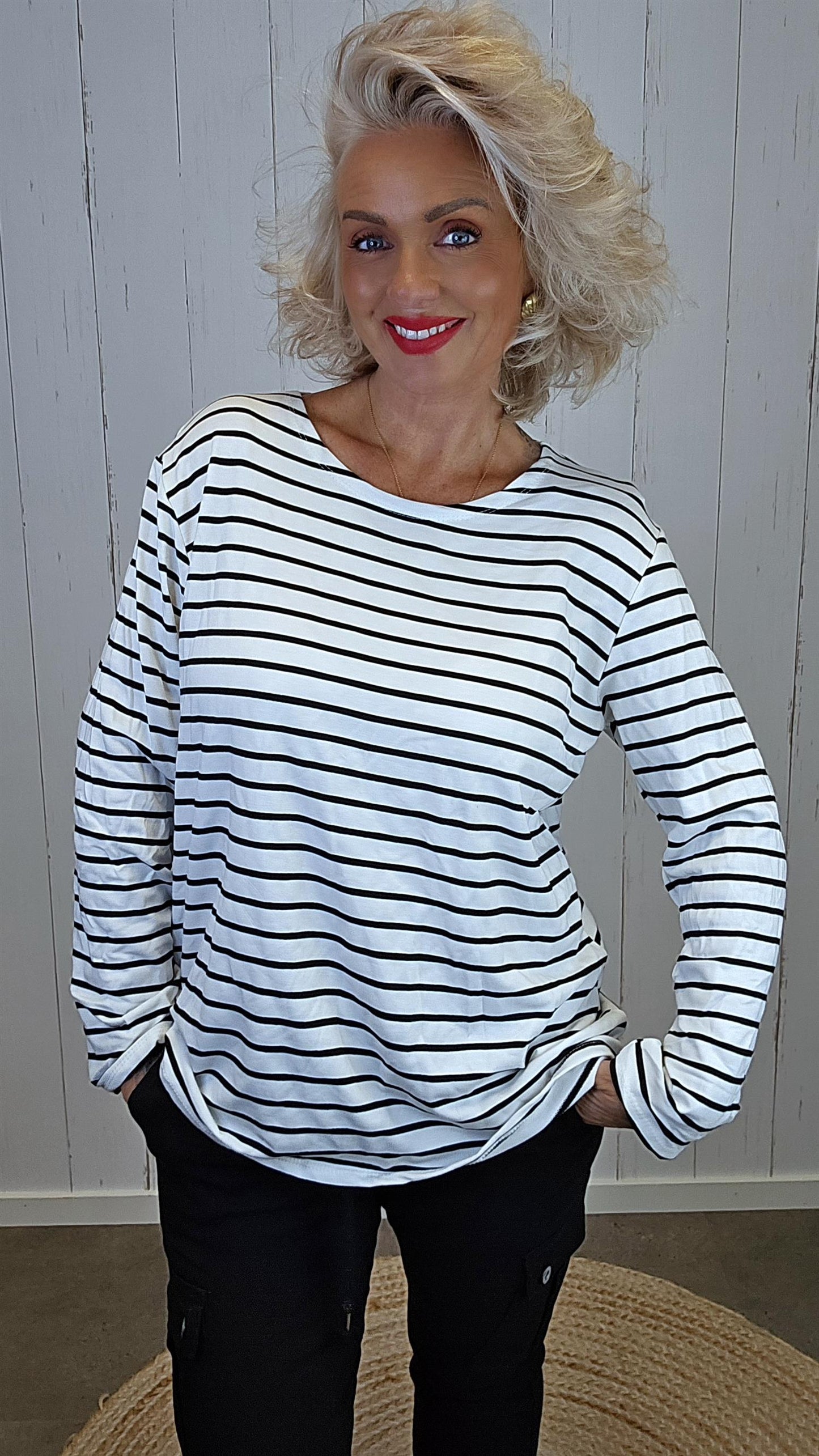 Jenny Topp Med svarte Striper