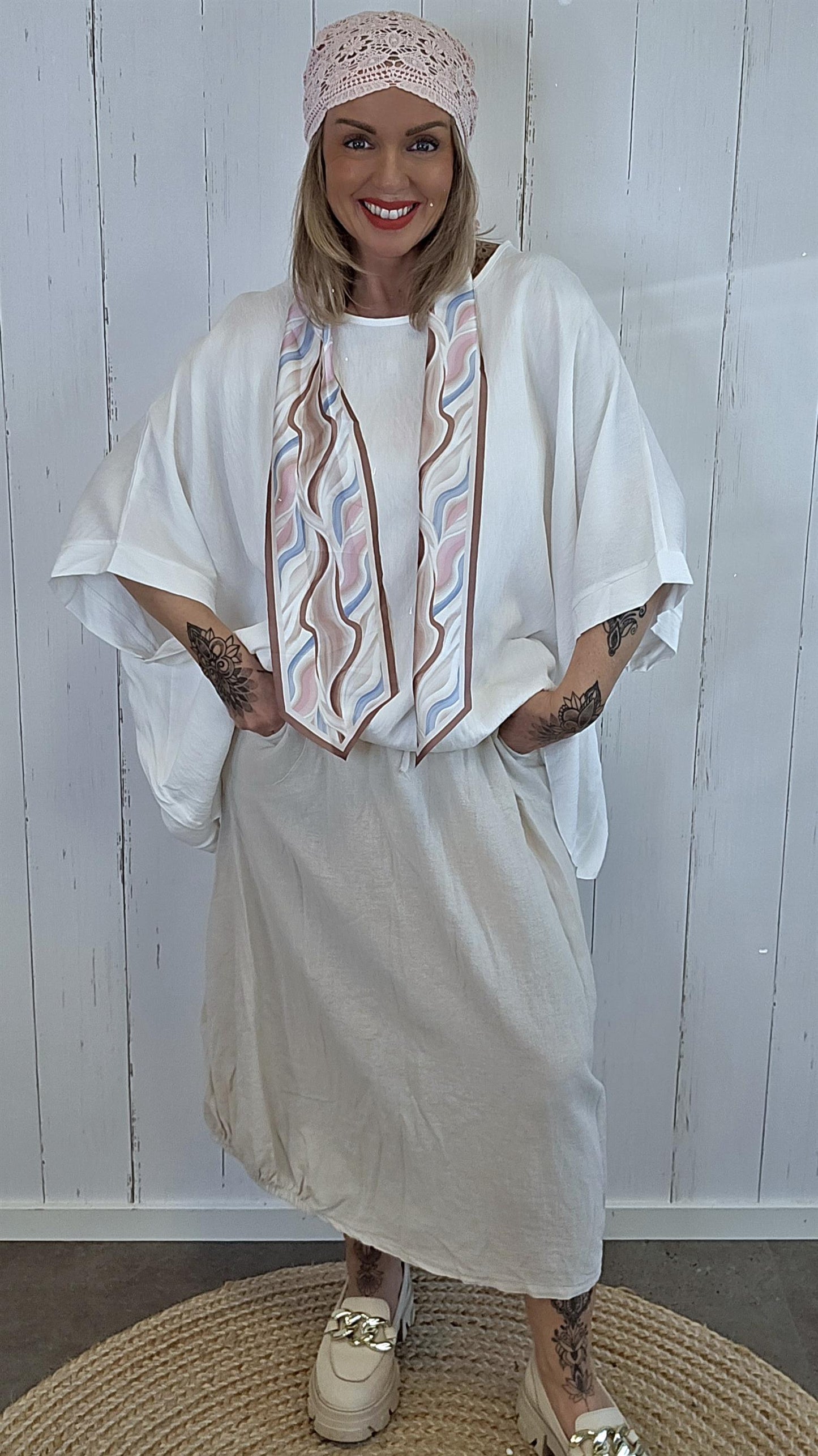 Poncho topp med skjerf hvit