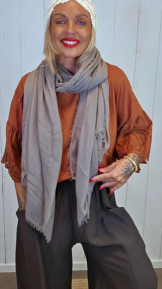 Izzy skjerf taupe