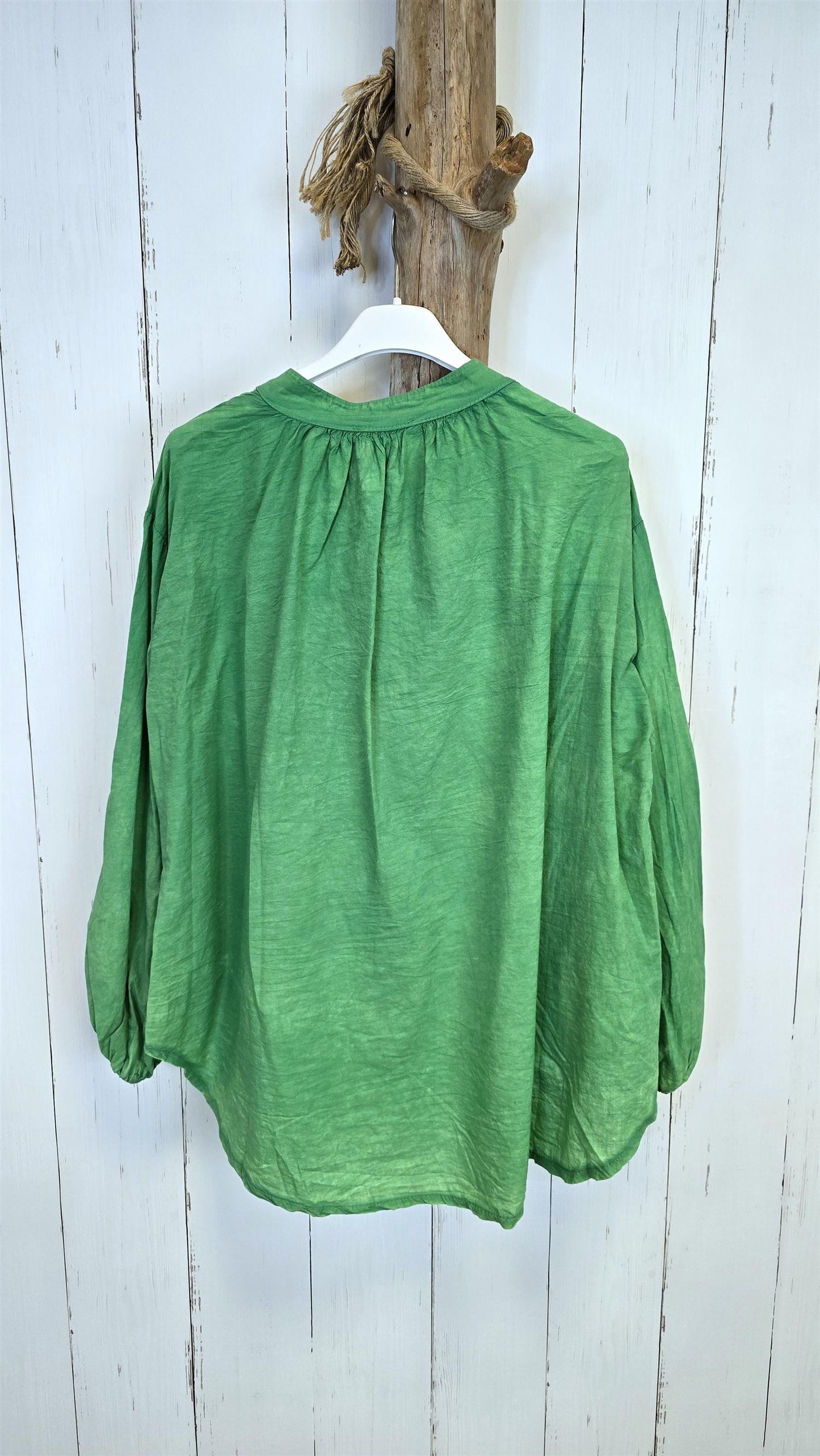 Elin brodert bluse grønn