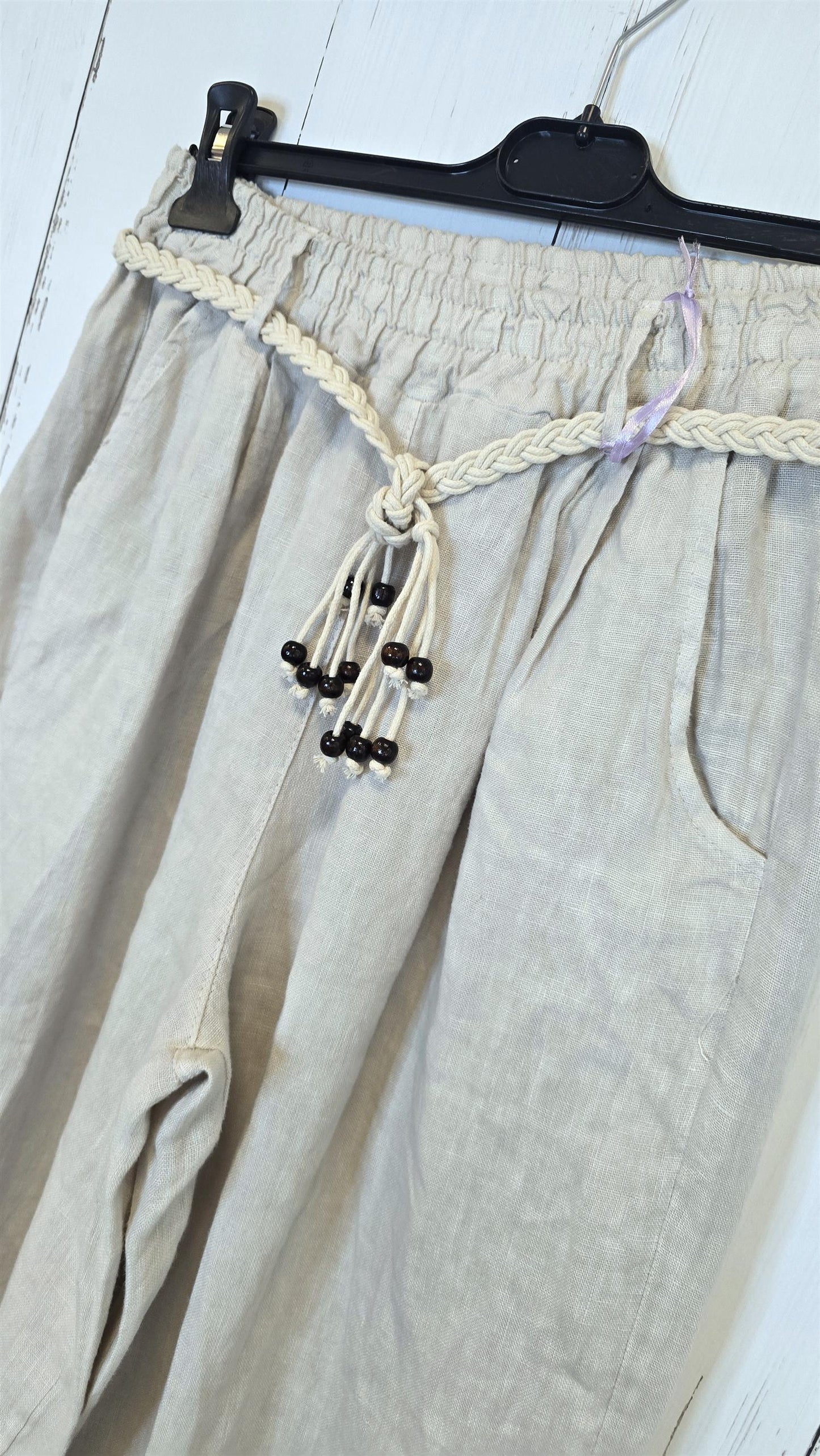 Bella linbukse med broderi