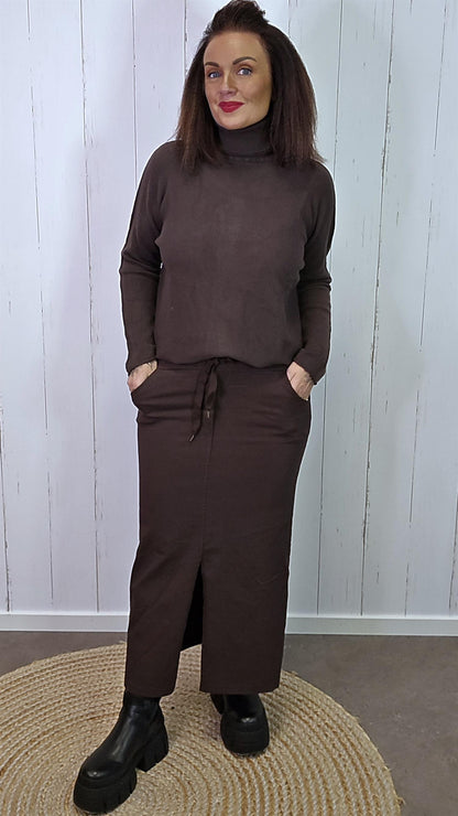 Brunt bomullsskjørt med splitt og knytebånd