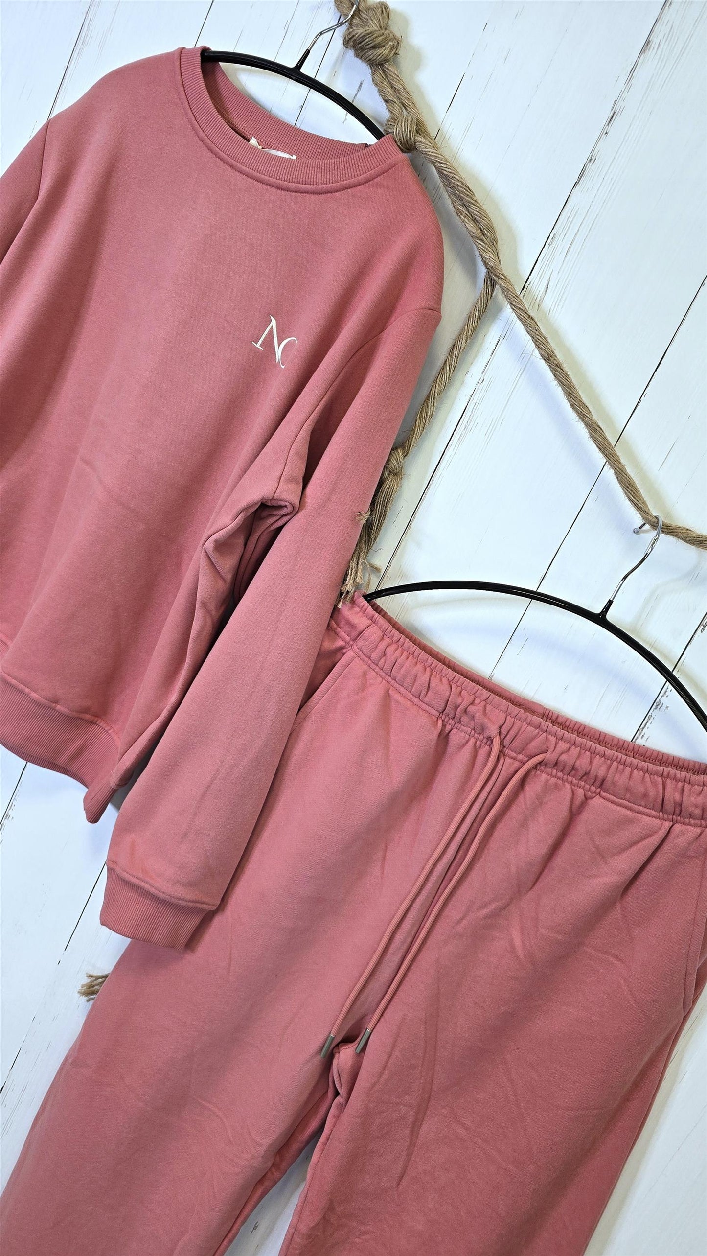 Caroline Joggesett mørk rosa