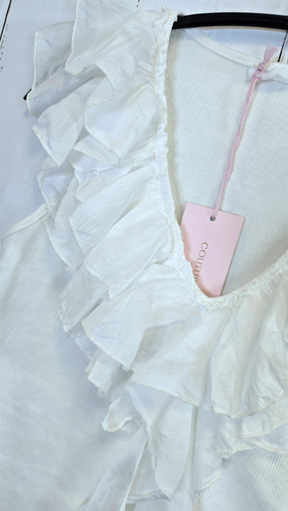 Rebecka ribbet singlet med volanger Hvit
