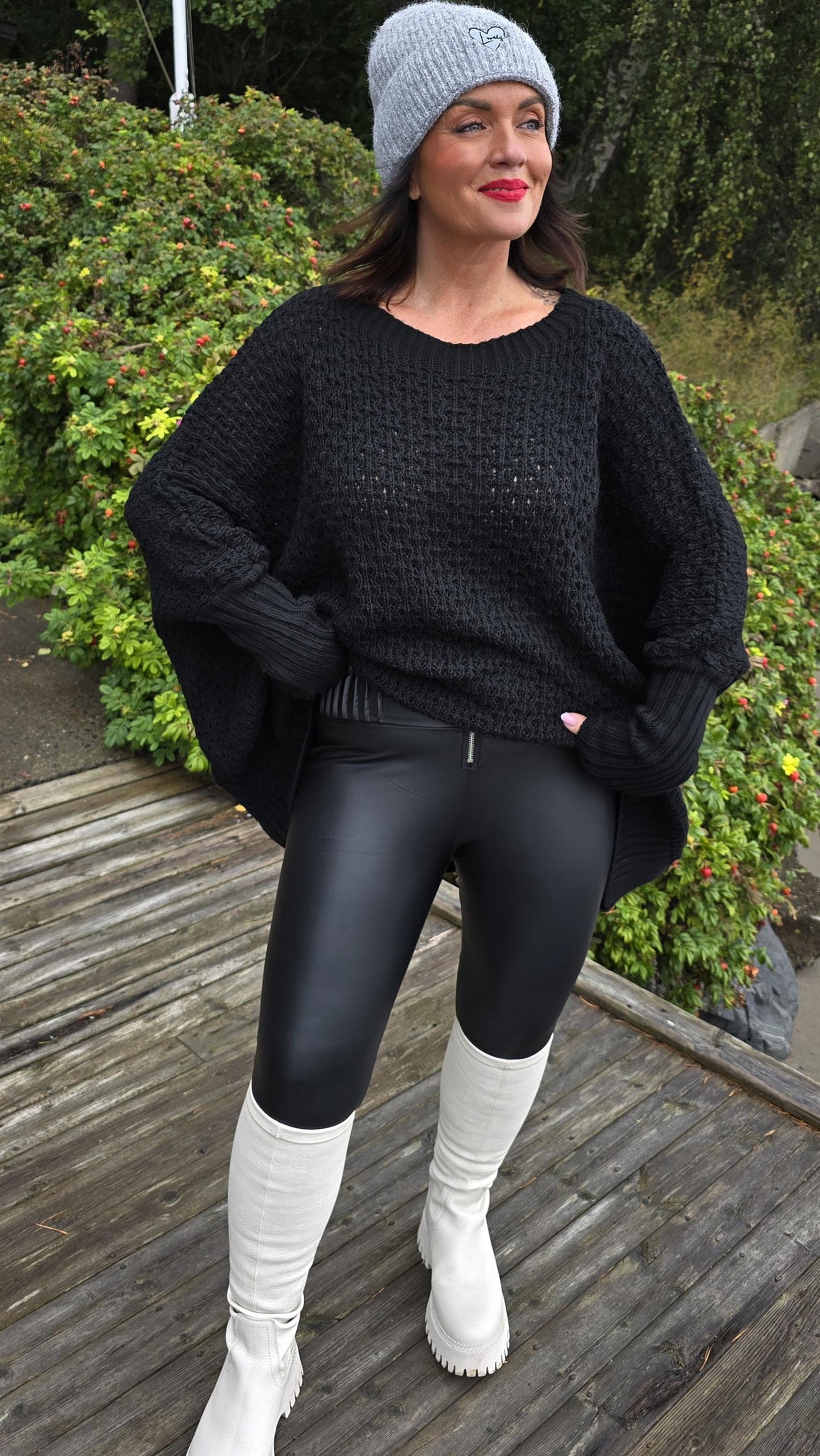 Inez baggy genser svart