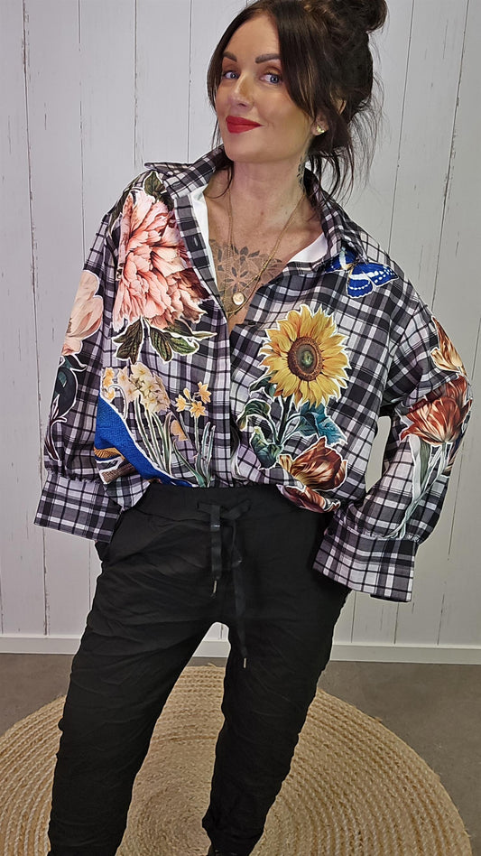 Nina rutete blomsteskjorte