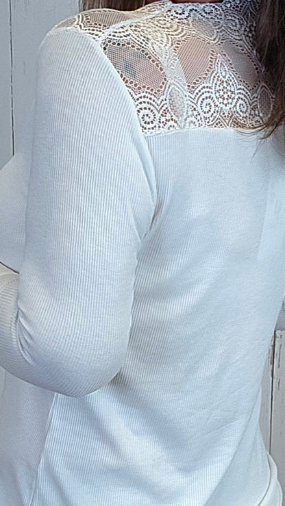 Wenche ribbet topp hvit