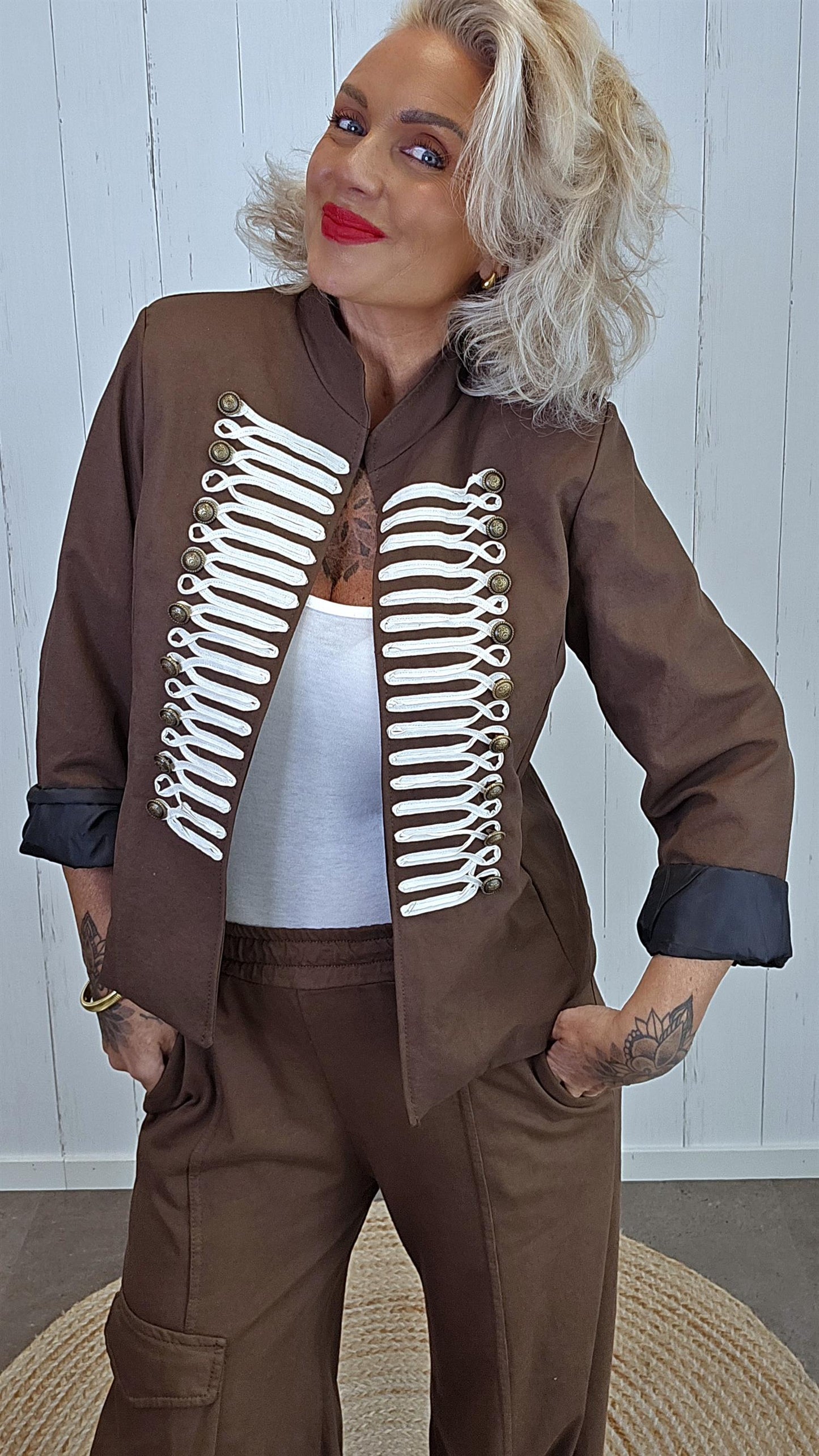 Vanja jakke med Dekor Varm brun