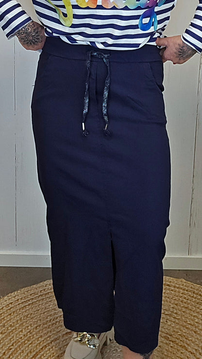 Mira skjørt med splitt navy