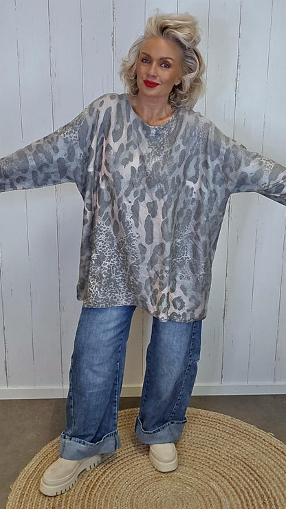 Ylva genser med leo kakigrå