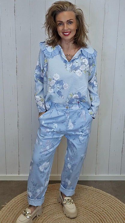 Elise blomsterbluse blå
