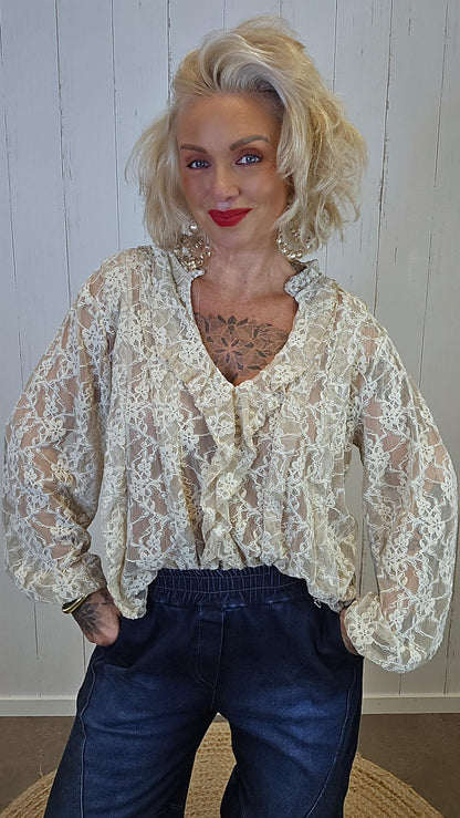 Mila blondetopp med dyp V-hals