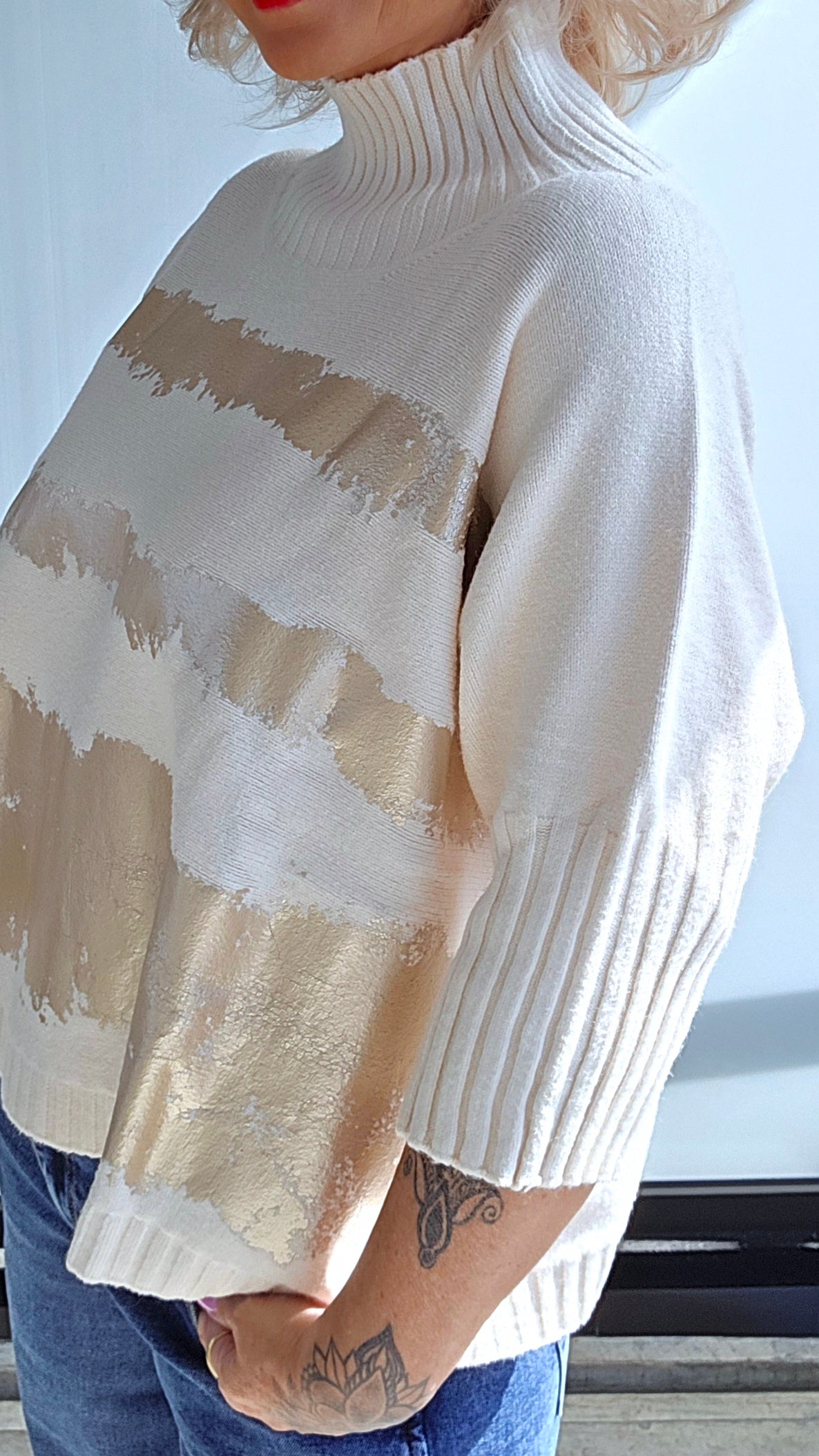 Pullover gold print