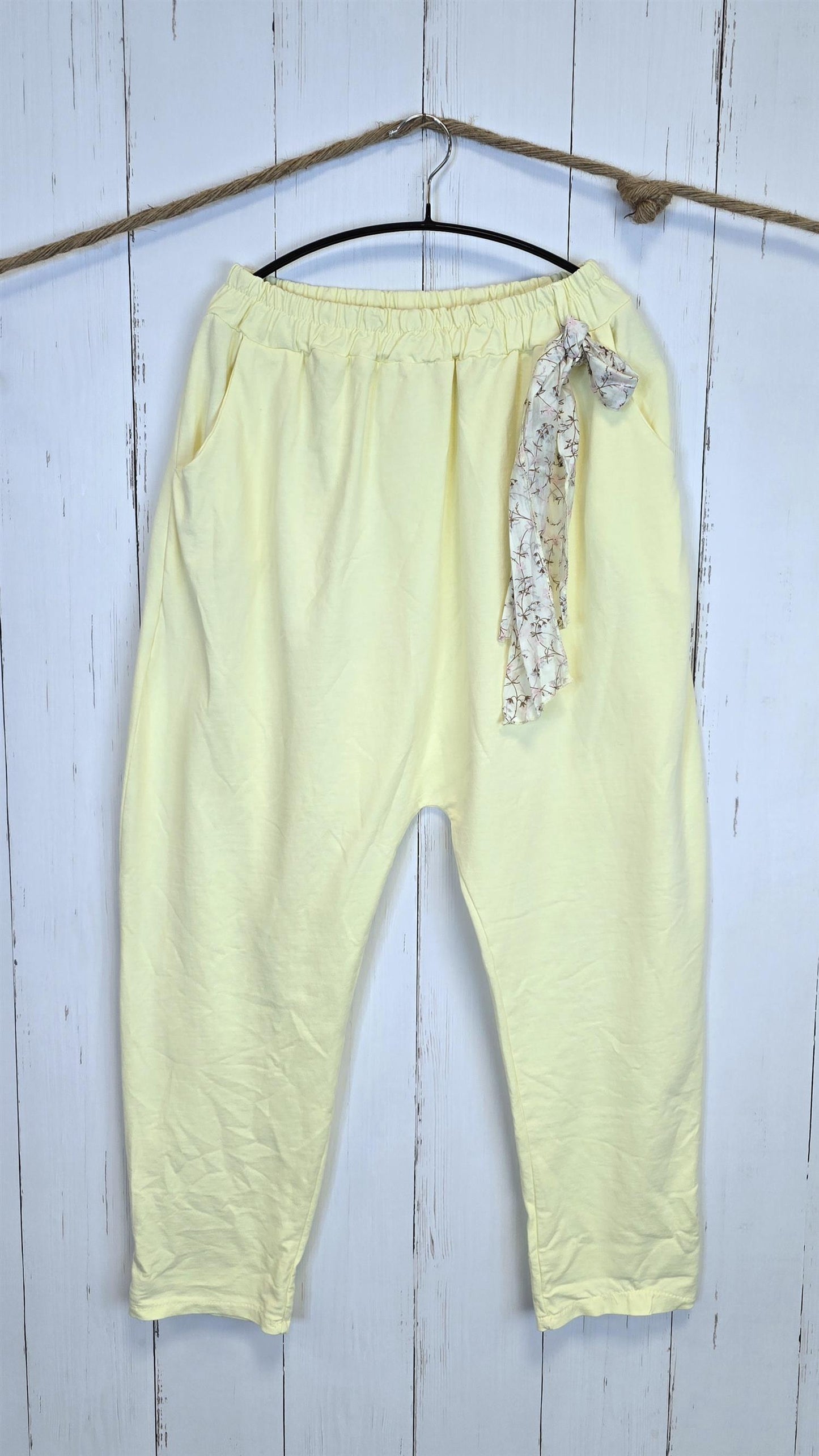 Sara bukse med sløyfedetalj gul