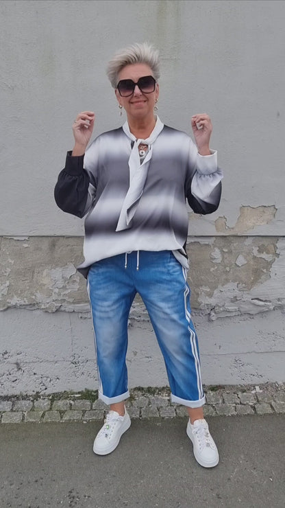 Lise bluse i sort og hvit